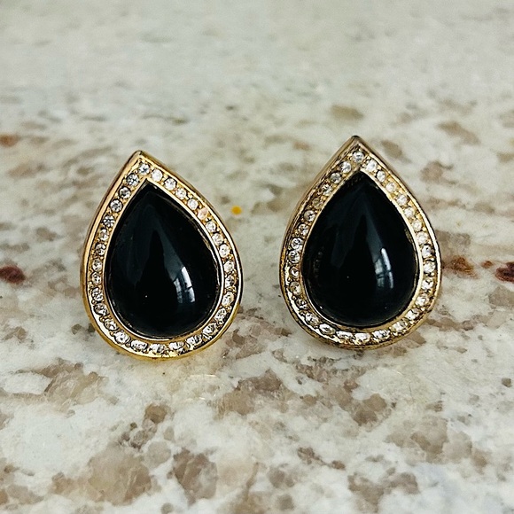 🔥Vintage Christian Dior clip-on earrings - Picture 1 of 6